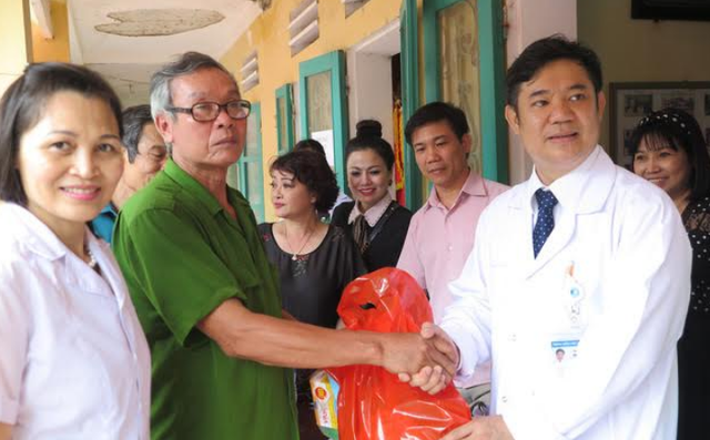 CLB Bác sĩ họ Đinh Việt Nam chung tay mang niềm vui đến với người bệnh