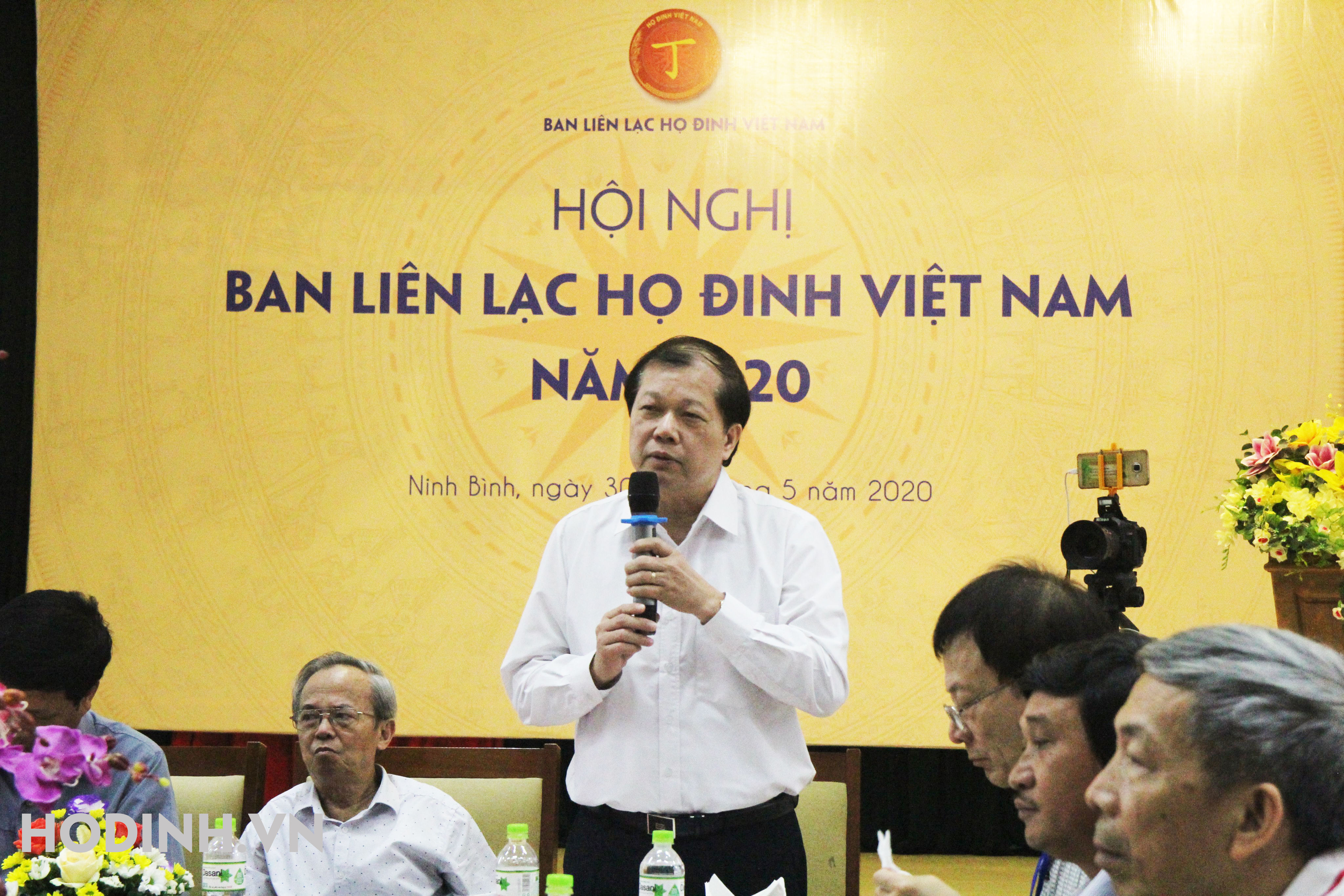 Thói chia bè kết phái của người Việt