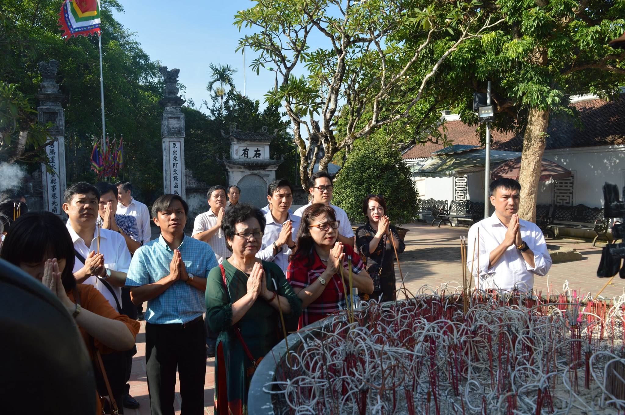 TỈNH ỦY- UBND TỈNH NAM ĐỊNH TỔ CHỨC GIAO LƯU VỚI CÂU LẠC BỘ BÁC SỸ HỌ ĐINH VÀ NHỮNG NGƯỜI BẠN