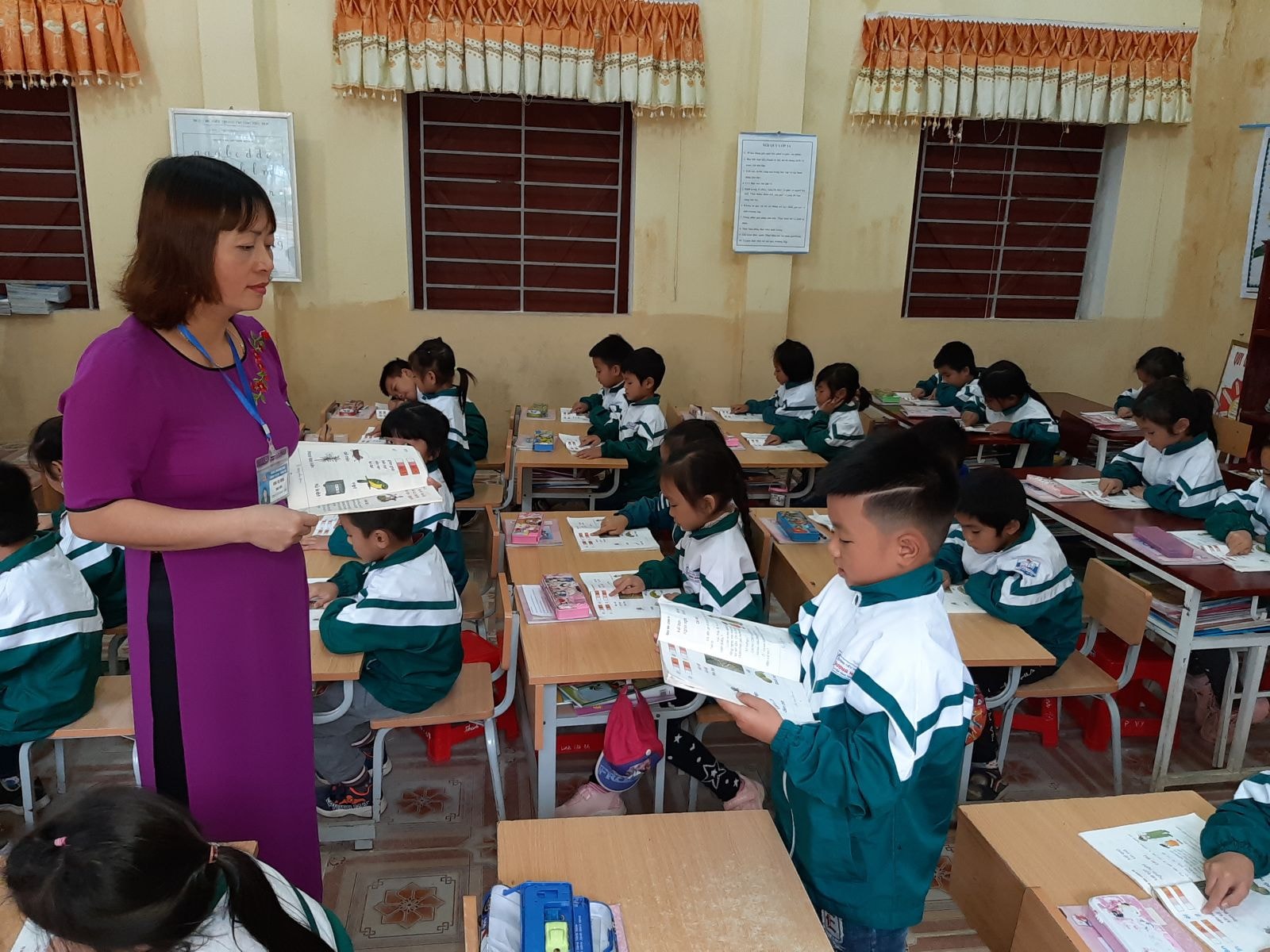 Cô giáo yêu nghề Đinh Thị Dung