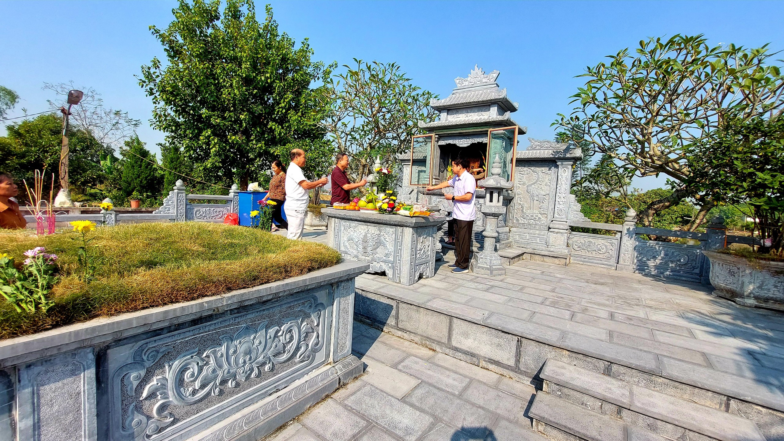 LỄ KỶ NIỆM 1056 NĂM NGÀY MẤT ĐÀM HOÀNG THÁI HẬU THÂN MẪU VUA ĐINH TIÊN HÒANG KHU DI TÍCH LỊCH SỬ QUỐC GIA ĐINH BƯỜM Xã Mỹ Thắng- thành phố Nam Định