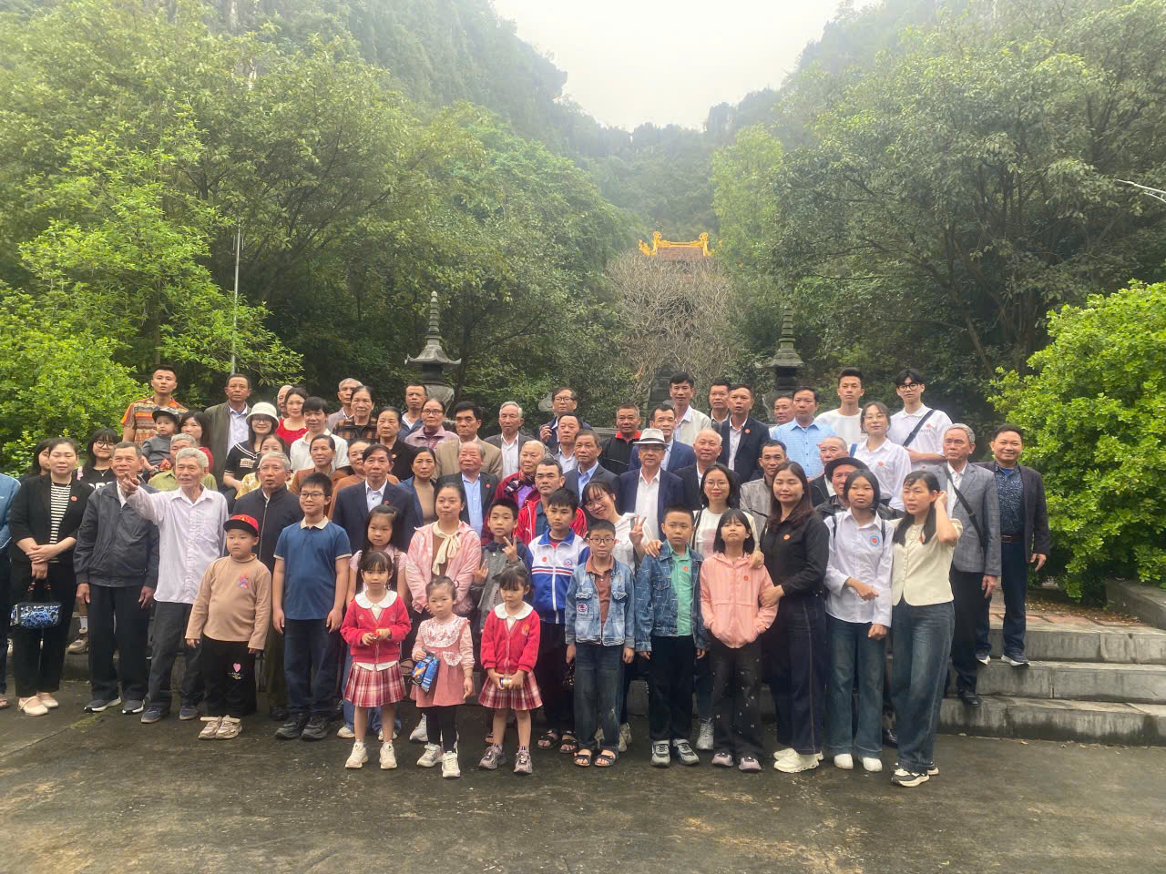 BAN LIÊN LẠC HỌ ĐỊNH NAM ĐỊNH TỔ CHỨC DÂNG HƯƠNG TẠI LĂNG PHÁT TÍCH NHÀ ĐINH