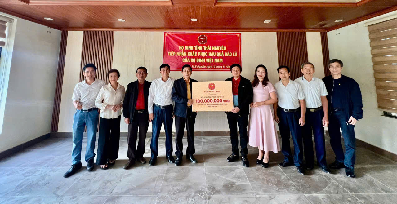 TRAO - NHẬN QUÀ HỖ TRỢ BÃO LỤT TẠI THÁI NGUYÊN