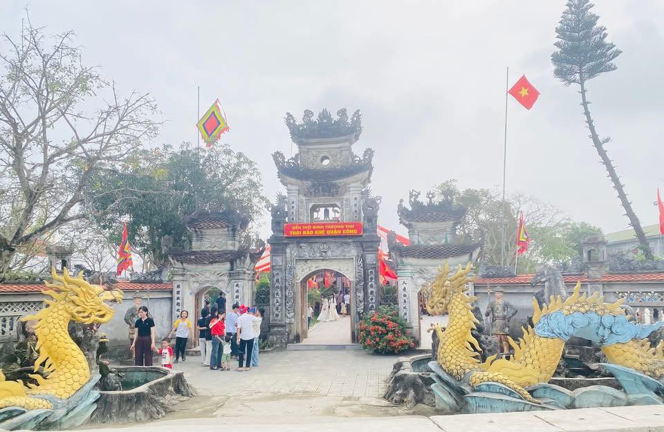 LỄ HỘI XUÂN ĐINH  DÒNG HỌ ĐINH BẠT XÃ YÊN TRUNG- HƯNG NGUYÊN – NGHỆ AN